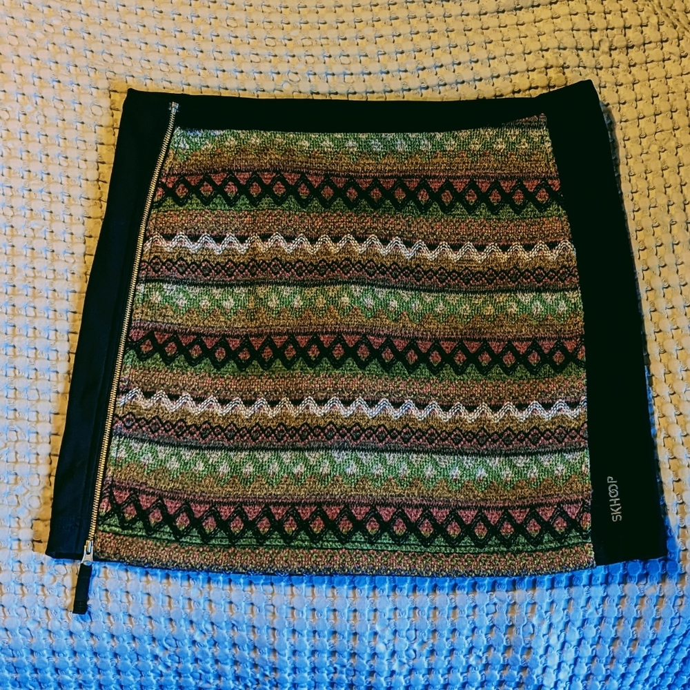 NWT Skhoop Patsy skirt, size L, black/green tea/pink Perfect Fall skirt